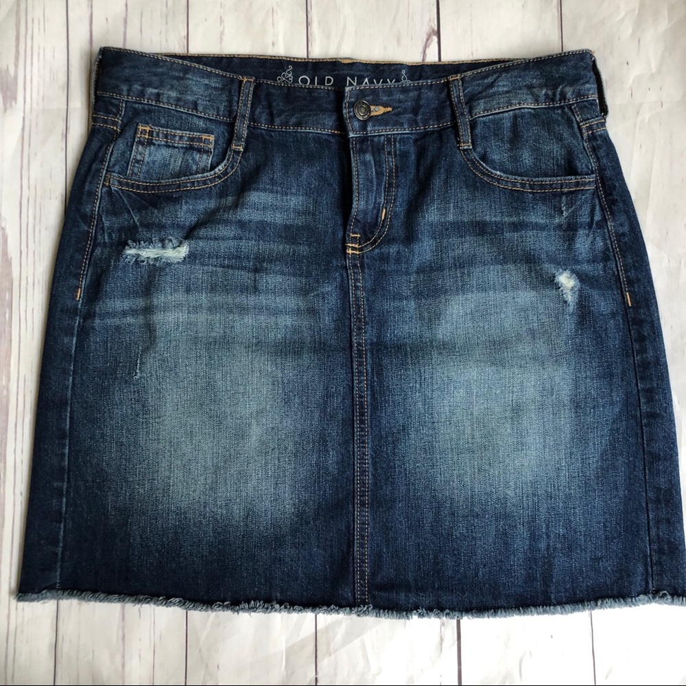 Old Navy Denim Raw Hem skirt size 6